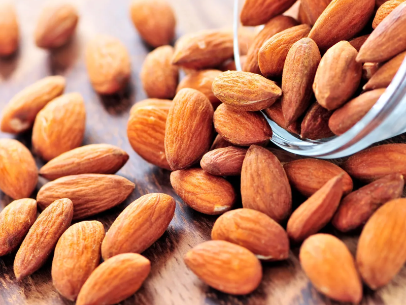 خواص بادام درختی؛ ۷ دلیل برای اضافه کردن بادام به رژیم غذایی